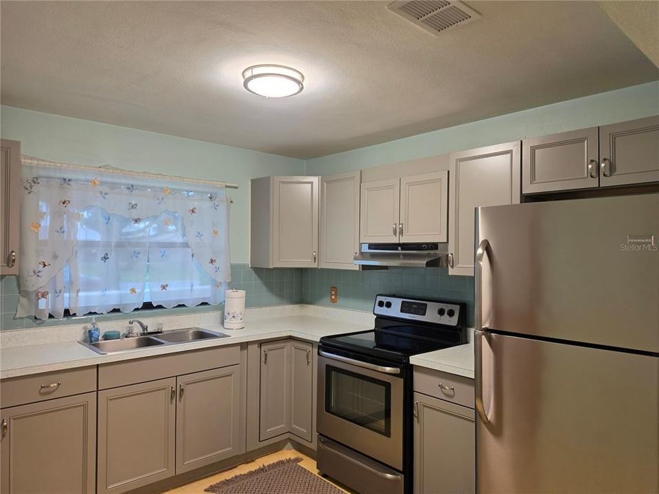 For Sale: $249,900 (3 beds, 2 baths, 1211 Square Feet)