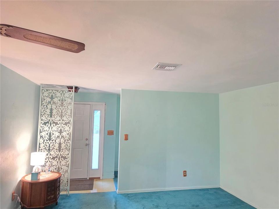 For Sale: $249,900 (3 beds, 2 baths, 1211 Square Feet)