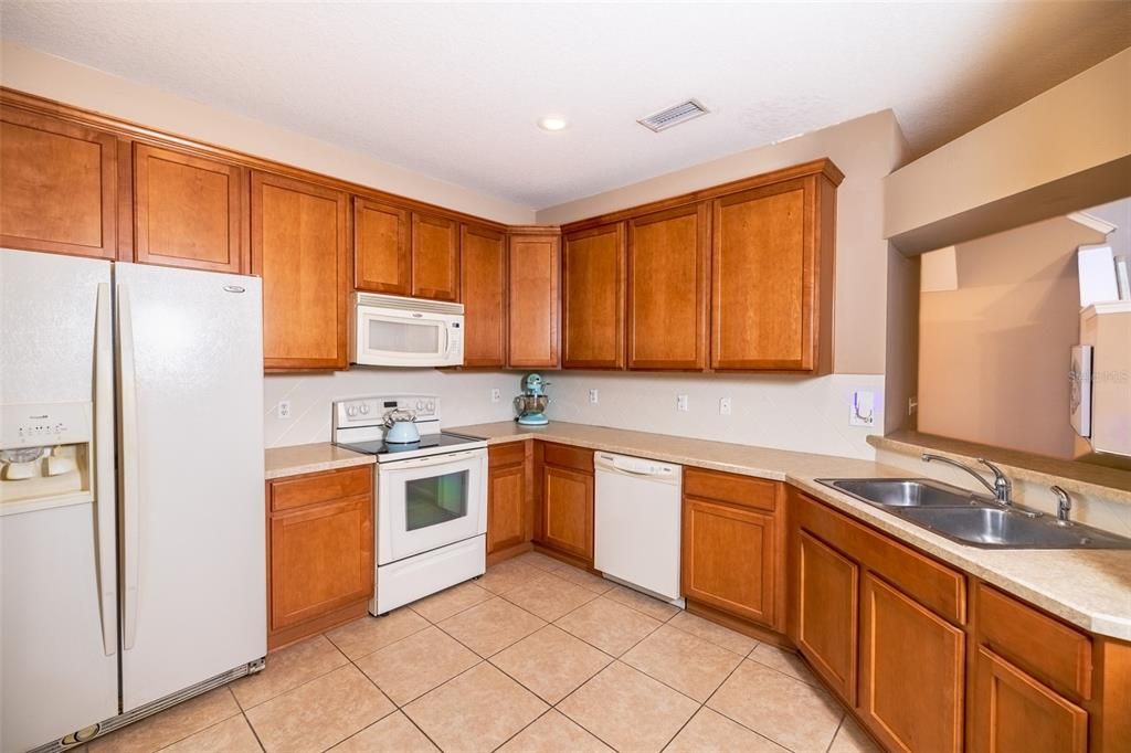 For Sale: $259,900 (3 beds, 2 baths, 1609 Square Feet)