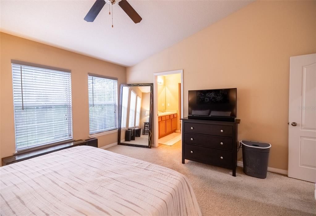 For Sale: $259,900 (3 beds, 2 baths, 1609 Square Feet)