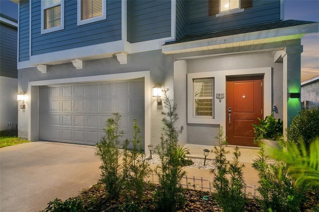 For Rent: $2,200 (4 beds, 2 baths, 1933 Square Feet)