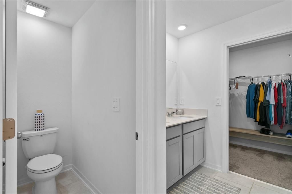 For Rent: $2,200 (4 beds, 2 baths, 1933 Square Feet)
