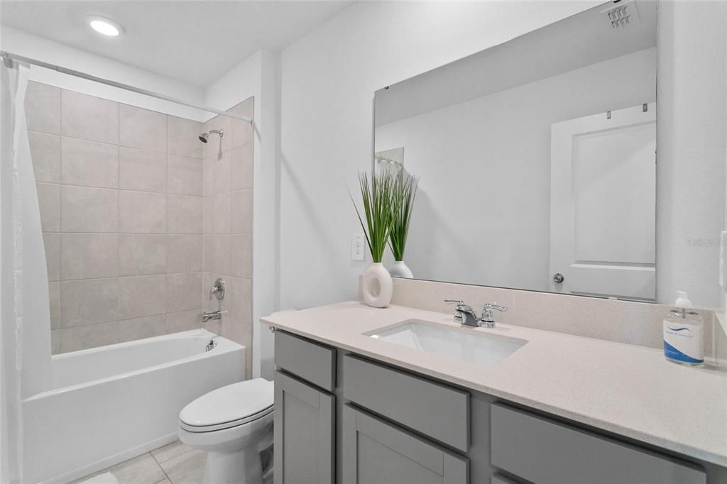 For Rent: $2,200 (4 beds, 2 baths, 1933 Square Feet)
