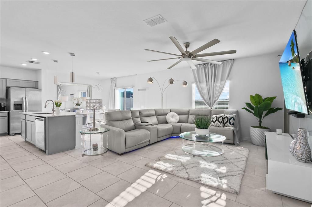 For Rent: $2,200 (4 beds, 2 baths, 1933 Square Feet)