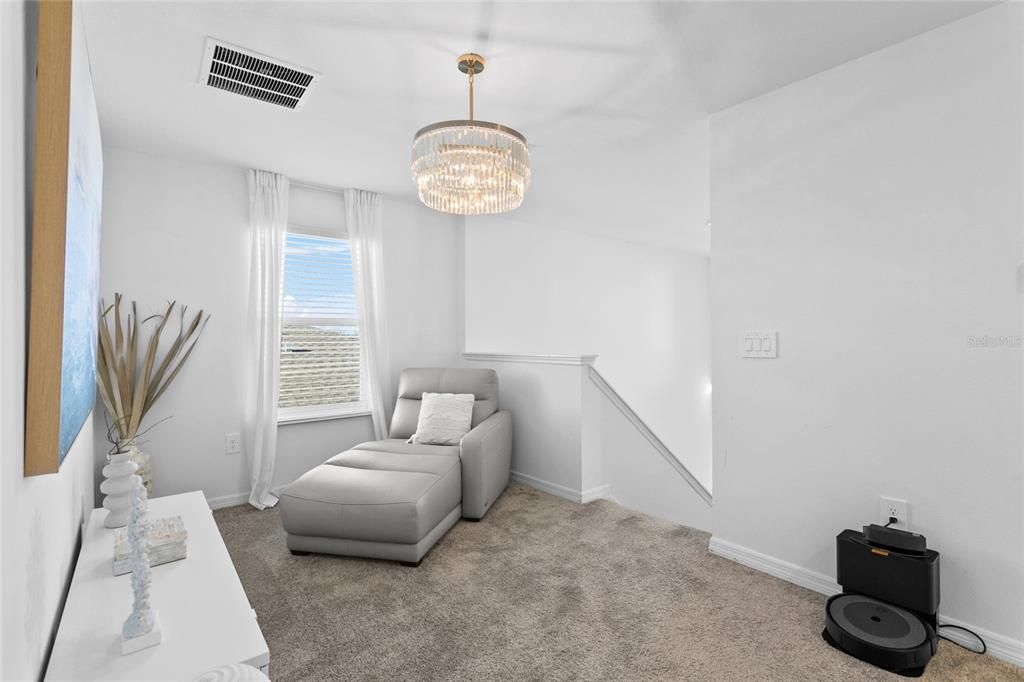 For Rent: $2,200 (4 beds, 2 baths, 1933 Square Feet)