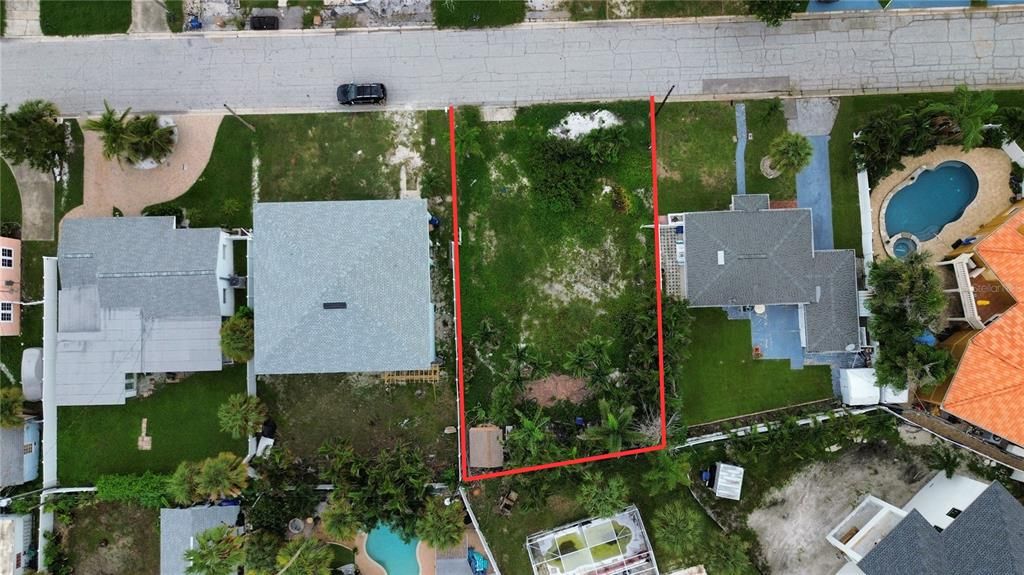 Activo con contrato: $315,000 (0.13 acres)