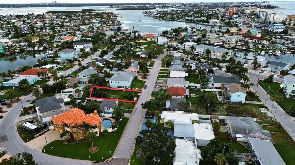 Activo con contrato: $315,000 (0.13 acres)
