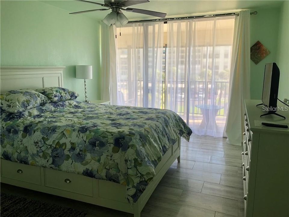 For Rent: $6,000 (2 beds, 2 baths, 1298 Square Feet)