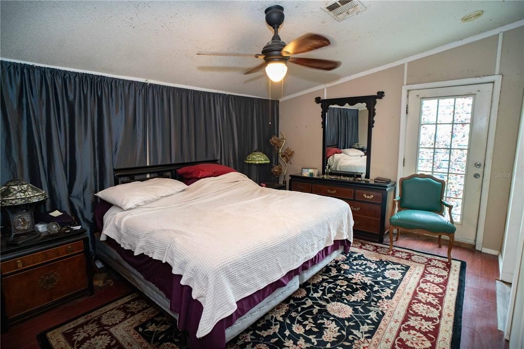 Active With Contract: $675,000 (3 beds, 1 baths, 1440 Square Feet)