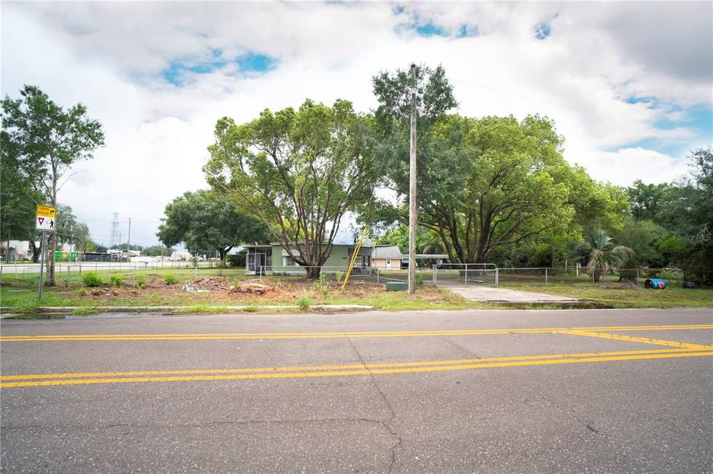 Active With Contract: $675,000 (3 beds, 1 baths, 1440 Square Feet)