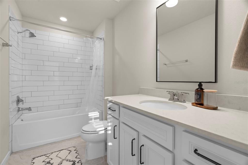 For Rent: $3,099 (5 beds, 3 baths, 2615 Square Feet)
