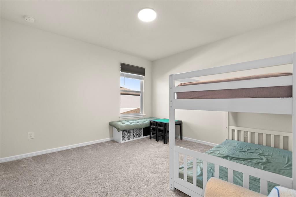 For Rent: $3,099 (5 beds, 3 baths, 2615 Square Feet)