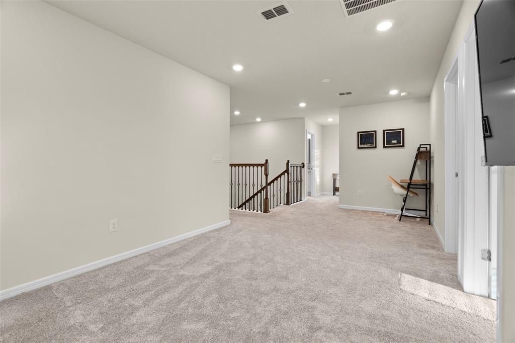 For Rent: $3,099 (5 beds, 3 baths, 2615 Square Feet)