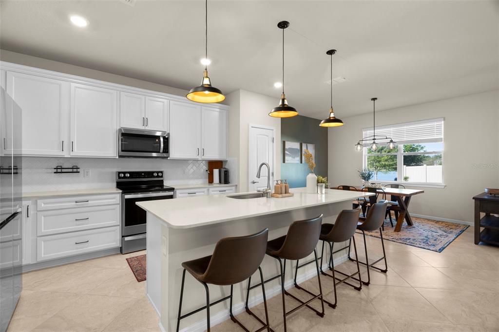 For Rent: $3,099 (5 beds, 3 baths, 2615 Square Feet)