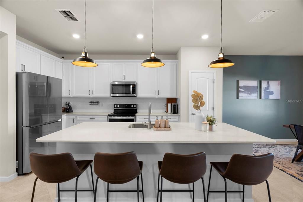 For Rent: $3,099 (5 beds, 3 baths, 2615 Square Feet)