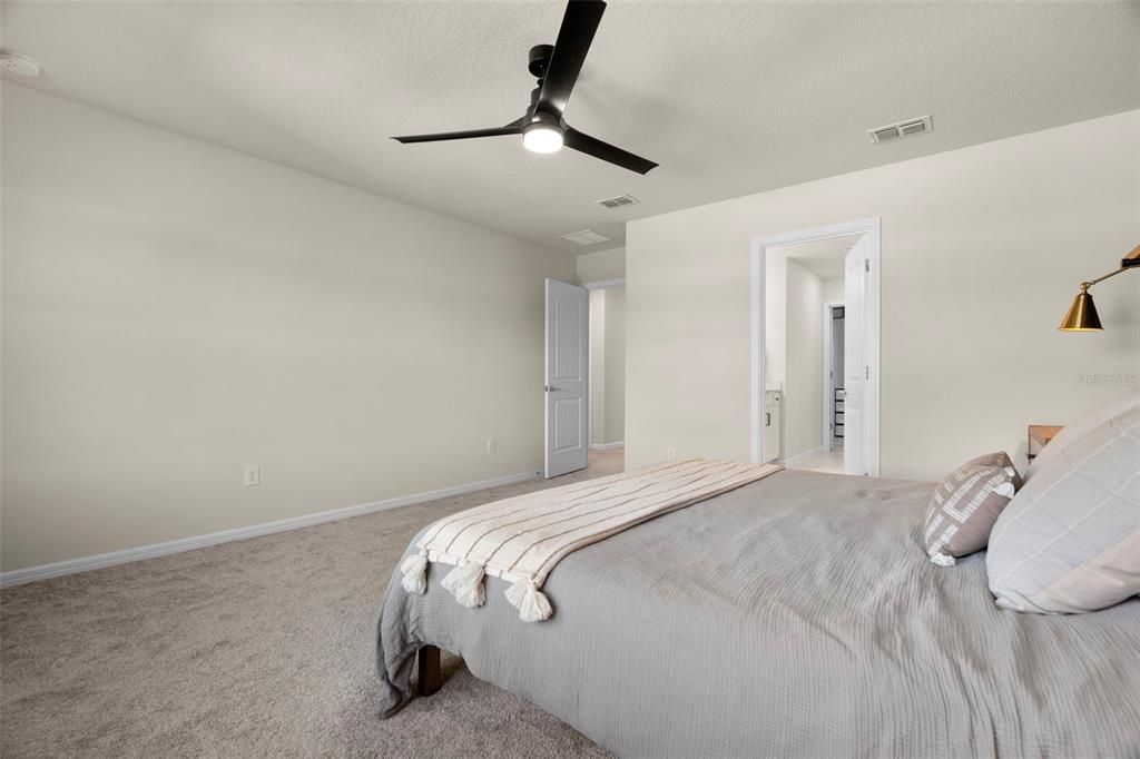 For Rent: $3,099 (5 beds, 3 baths, 2615 Square Feet)