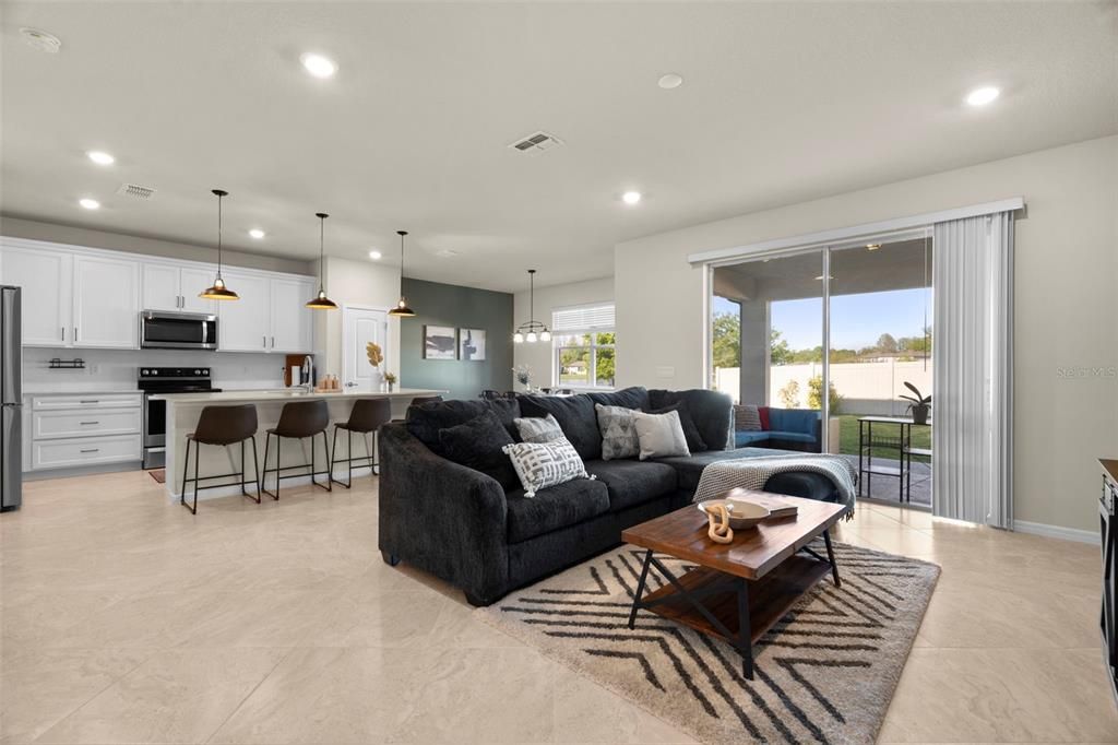 For Rent: $3,099 (5 beds, 3 baths, 2615 Square Feet)