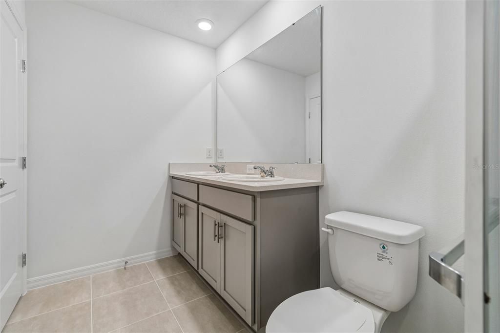 For Rent: $2,200 (3 beds, 2 baths, 1404 Square Feet)