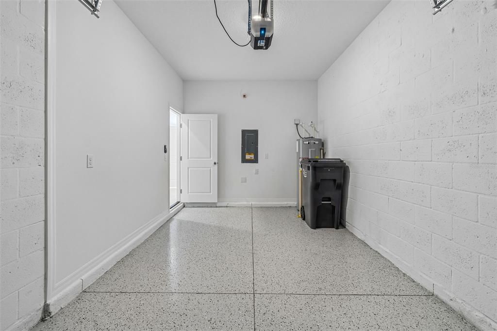 For Rent: $2,200 (3 beds, 2 baths, 1404 Square Feet)