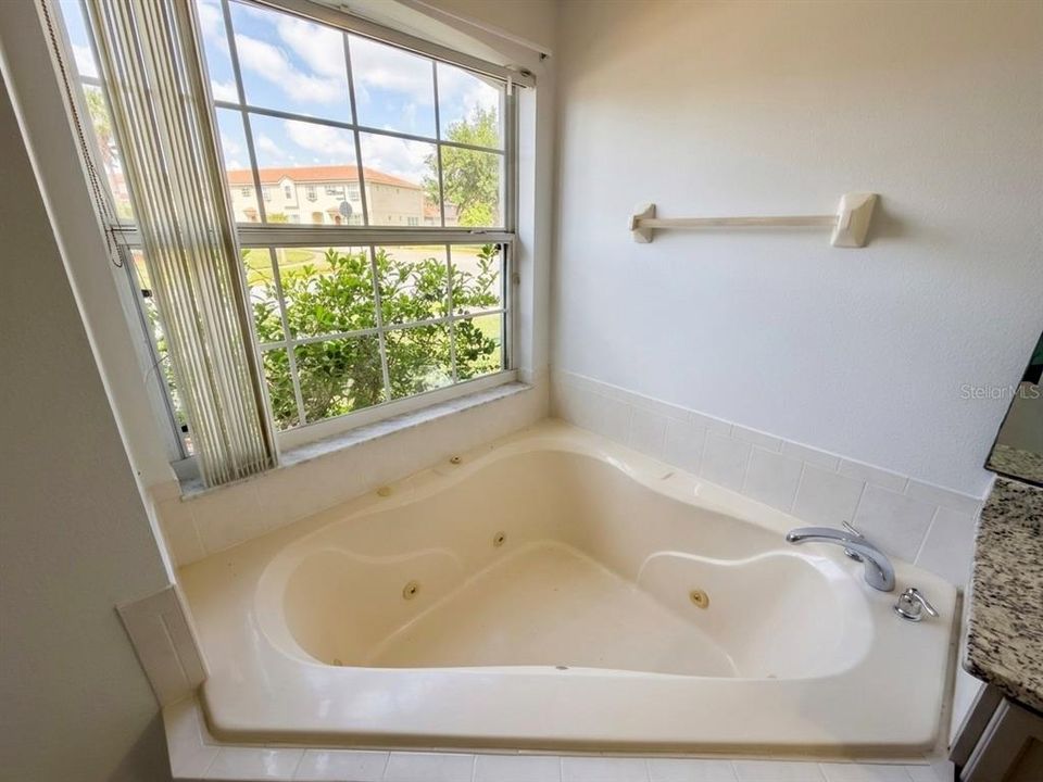 For Sale: $499,900 (4 beds, 3 baths, 2351 Square Feet)