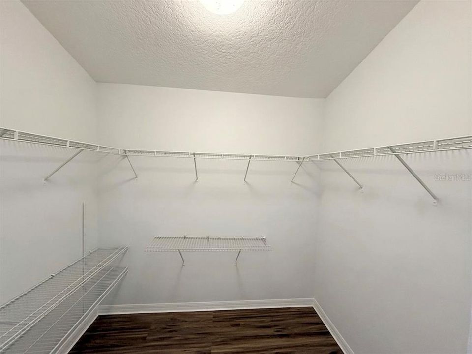 For Sale: $499,900 (4 beds, 3 baths, 2351 Square Feet)