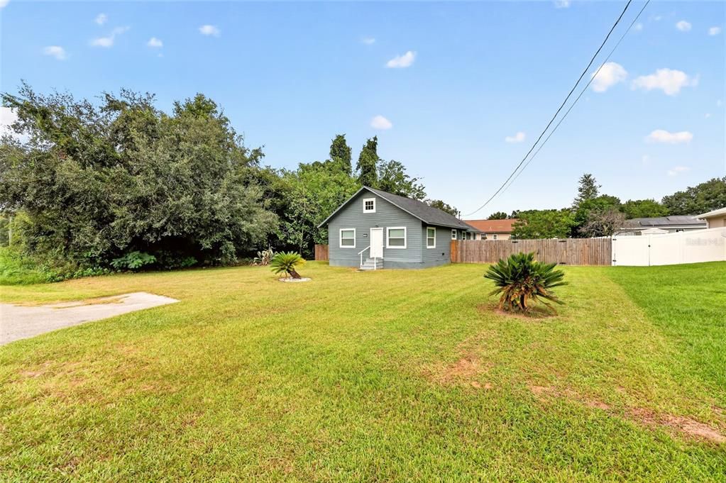 For Rent: $1,650 (2 beds, 2 baths, 1101 Square Feet)
