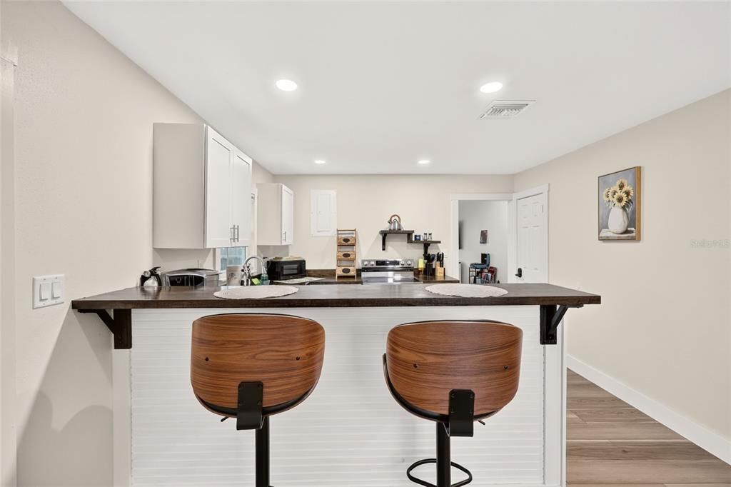 For Rent: $1,650 (2 beds, 2 baths, 1101 Square Feet)
