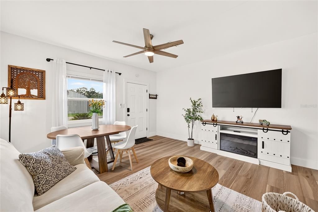 For Rent: $1,650 (2 beds, 2 baths, 1101 Square Feet)