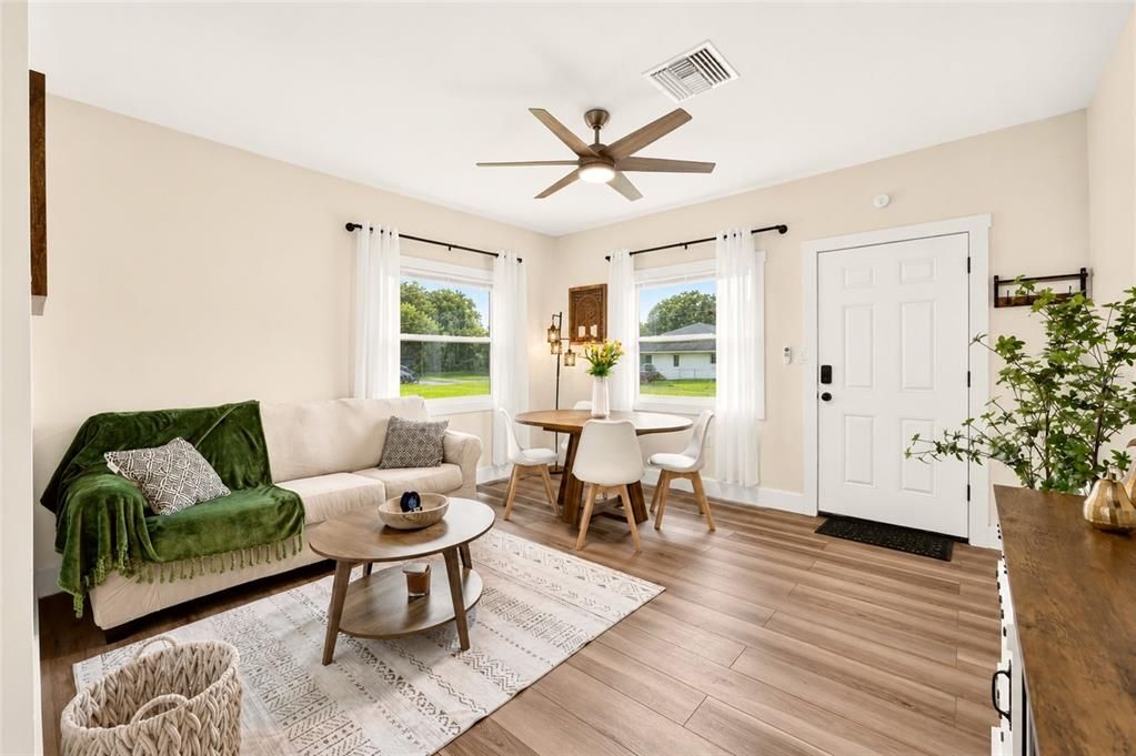 For Rent: $1,650 (2 beds, 2 baths, 1101 Square Feet)