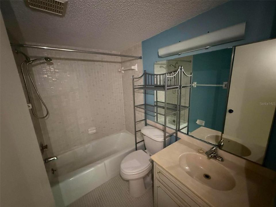 На продажу: $145,000 (2 спален, 2 ванн, 1059 Квадратных фут)