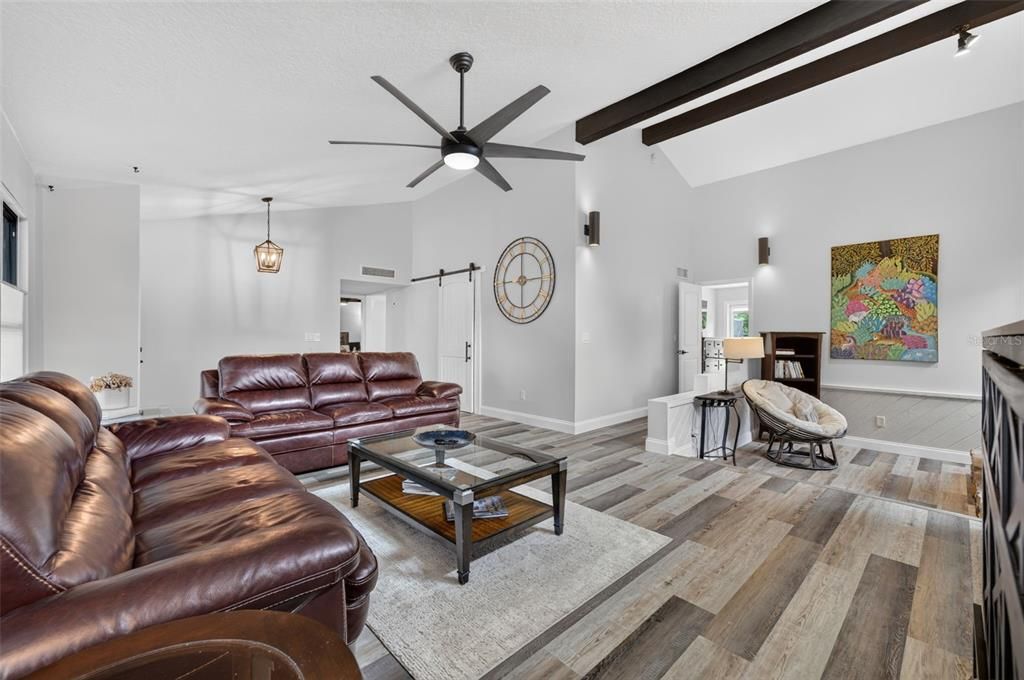 En Venta: $625,000 (3 camas, 2 baños, 2442 Pies cuadrados)