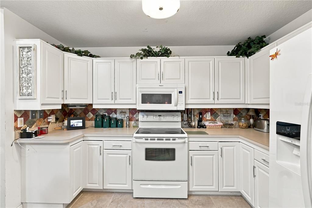 For Sale: $419,900 (2 beds, 2 baths, 1198 Square Feet)