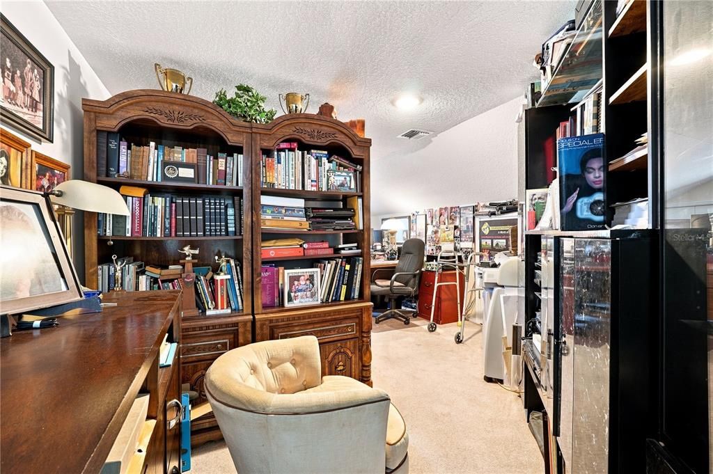 For Sale: $419,900 (2 beds, 2 baths, 1198 Square Feet)