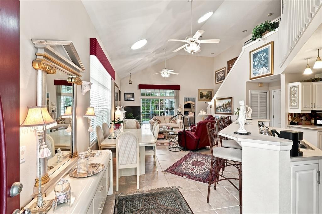 For Sale: $419,900 (2 beds, 2 baths, 1198 Square Feet)
