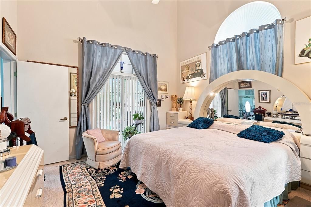 For Sale: $419,900 (2 beds, 2 baths, 1198 Square Feet)