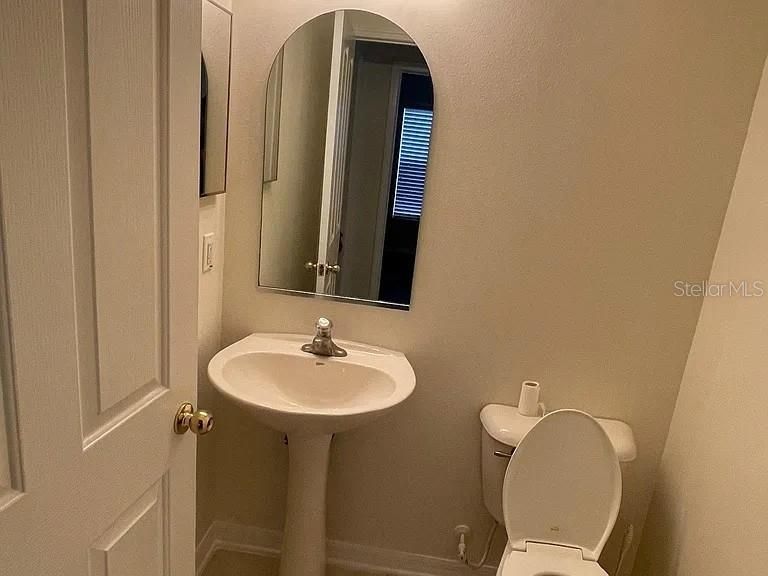 For Rent: $2,600 (4 beds, 2 baths, 2213 Square Feet)