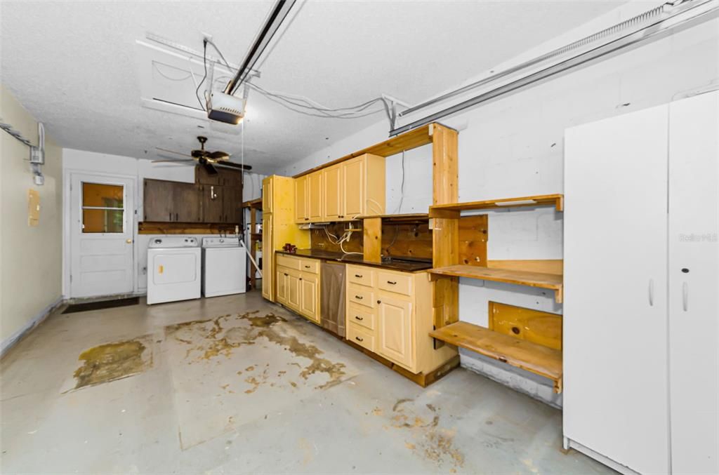 На продажу: $225,000 (2 спален, 2 ванн, 999 Квадратных фут)