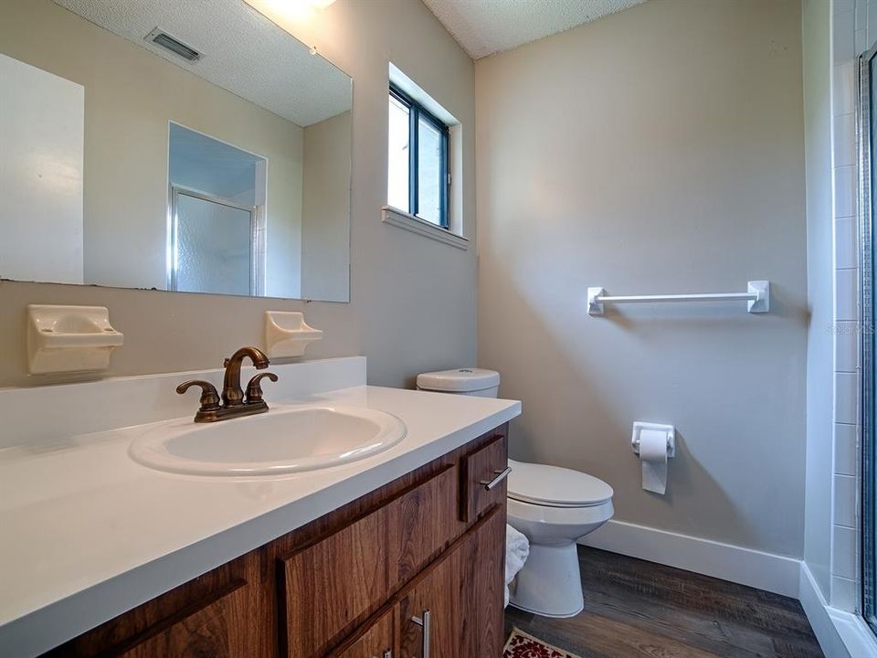 For Sale: $145,000 (2 beds, 2 baths, 1040 Square Feet)