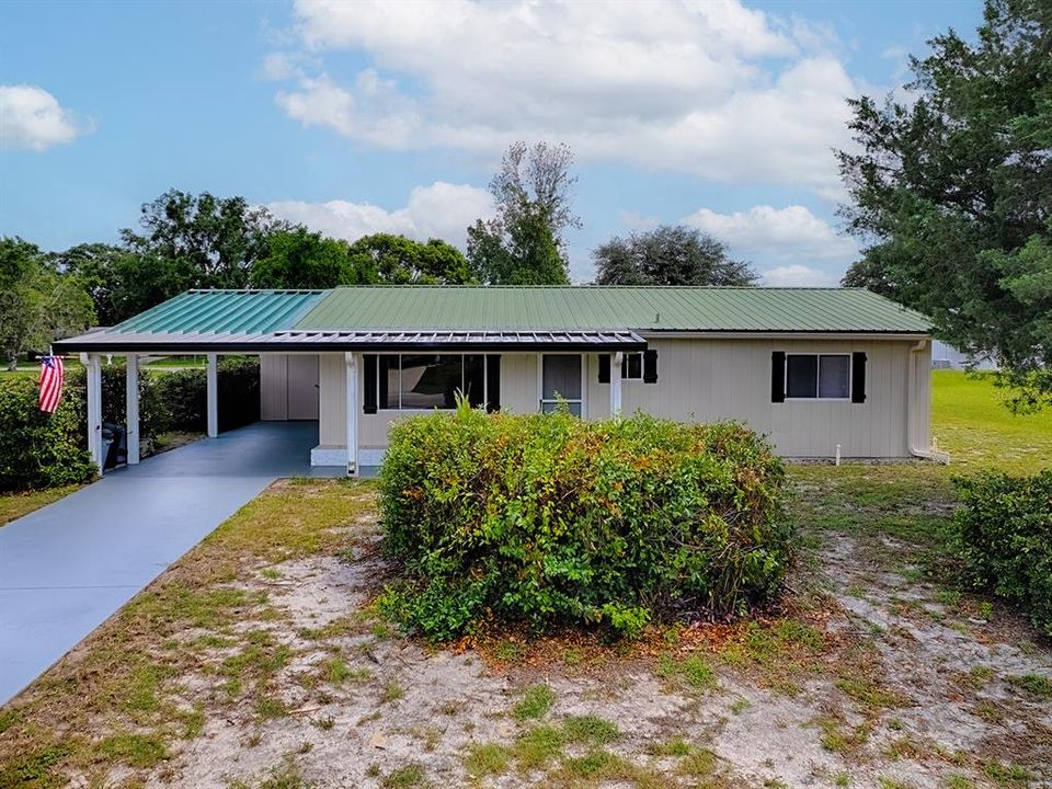 For Sale: $145,000 (2 beds, 2 baths, 1040 Square Feet)