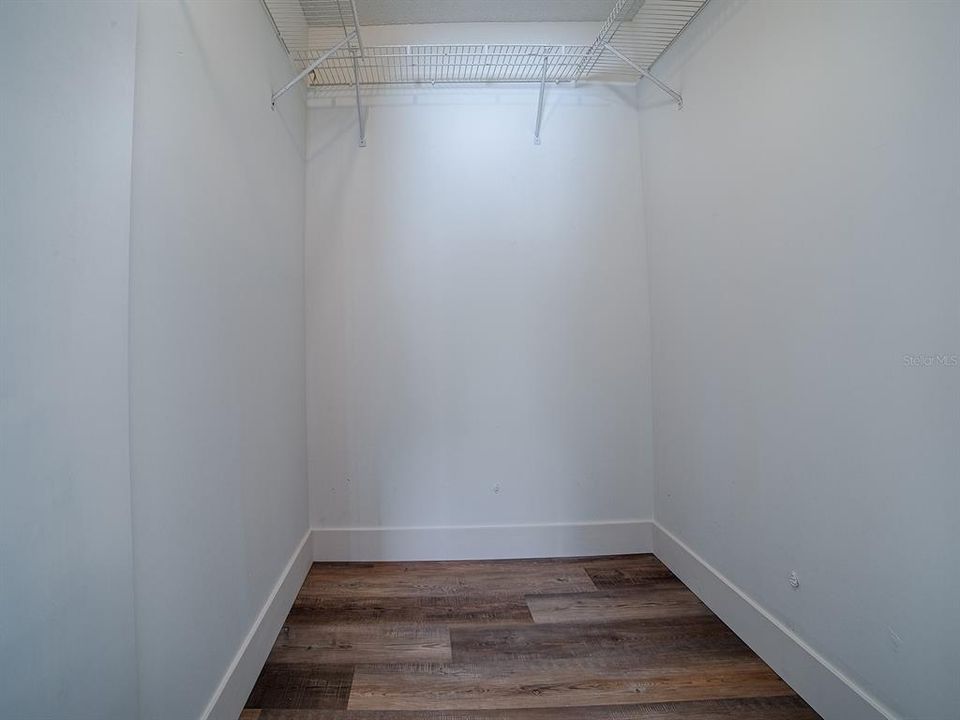 For Sale: $145,000 (2 beds, 2 baths, 1040 Square Feet)