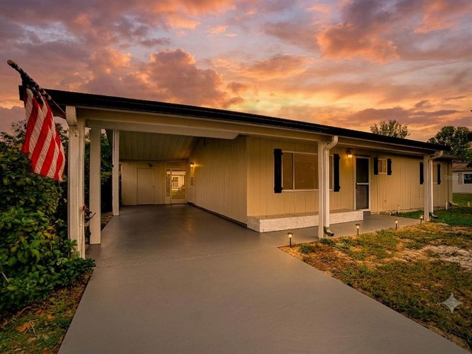 For Sale: $145,000 (2 beds, 2 baths, 1040 Square Feet)