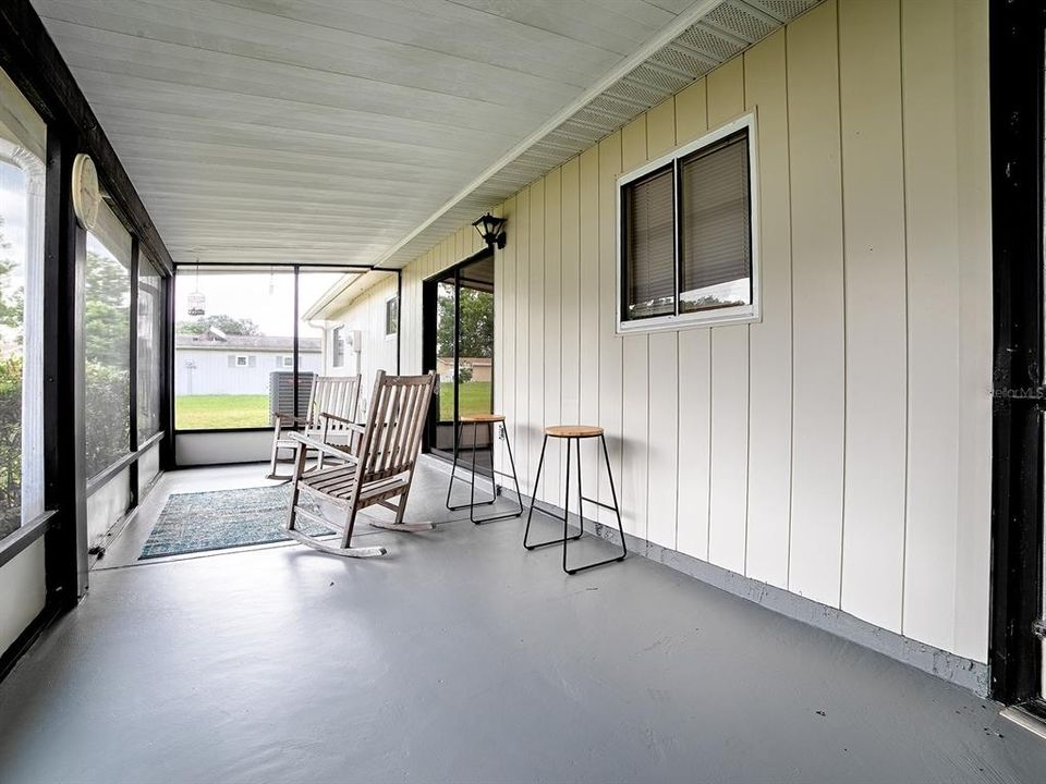 For Sale: $145,000 (2 beds, 2 baths, 1040 Square Feet)