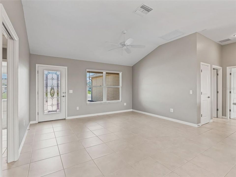 En Venta: $379,900 (3 camas, 2 baños, 1392 Pies cuadrados)
