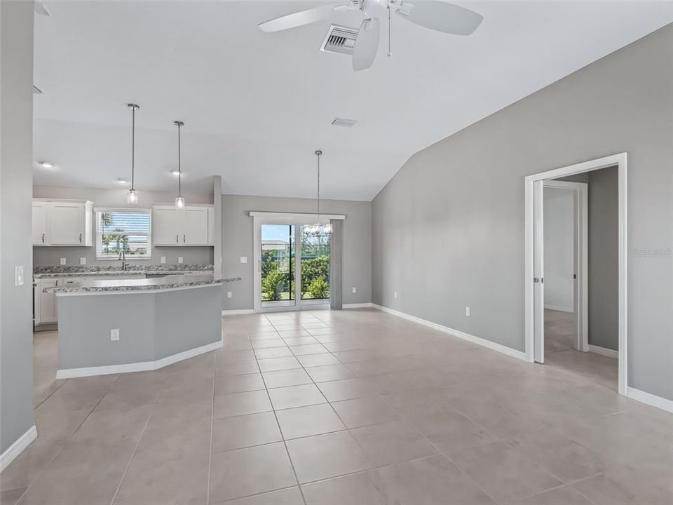 En Venta: $379,900 (3 camas, 2 baños, 1392 Pies cuadrados)