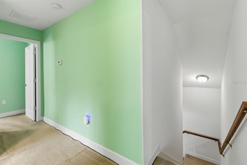 Под контрактом: $349,990 (3 спален, 2 ванн, 1838 Квадратных фут)