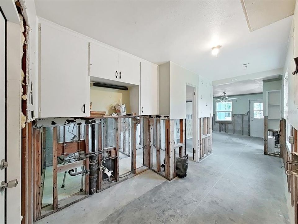 На продажу: $299,000 (3 спален, 0 ванн, 1387 Квадратных фут)