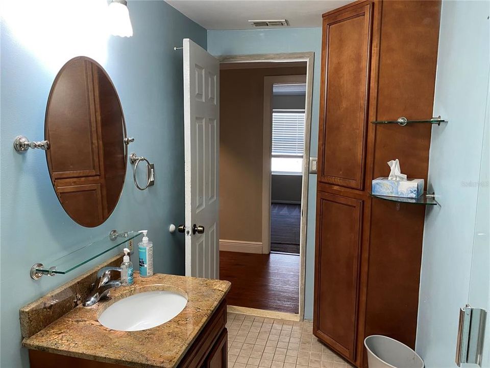 For Rent: $1,695 (3 beds, 1 baths, 1474 Square Feet)