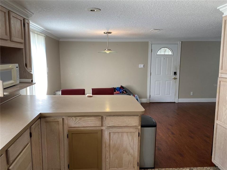For Rent: $1,695 (3 beds, 1 baths, 1474 Square Feet)