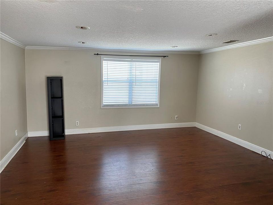 For Rent: $1,695 (3 beds, 1 baths, 1474 Square Feet)
