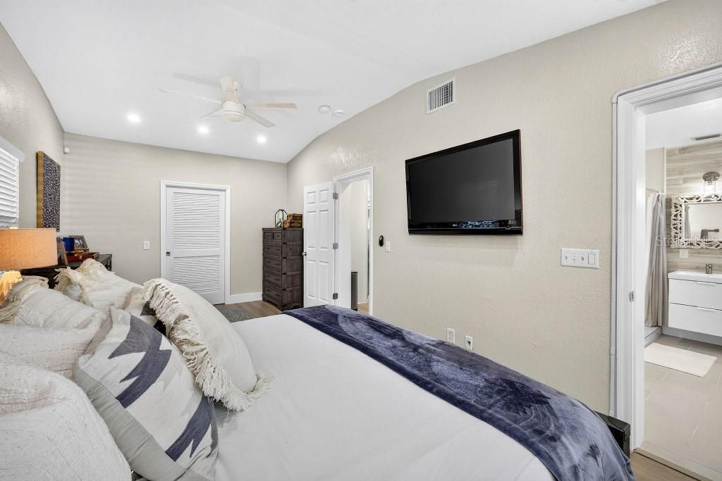 Activo con contrato: $685,000 (3 camas, 3 baños, 1826 Pies cuadrados)